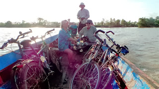 On the boat to Bilu Kyun