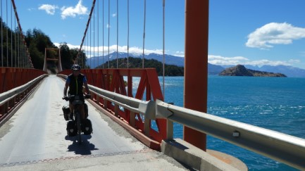 Bridge between the lakes