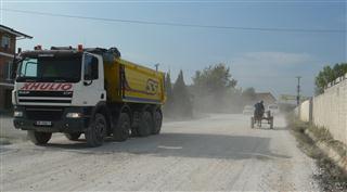 Road between Lac and Fushe Kruje