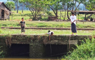 Boys fishing at Thaton