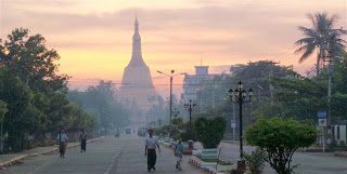 Dawn at Shwemadaw Paya