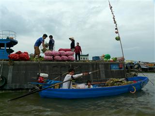 Cai_Rang_Floating_Market_9