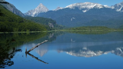 Las Torres Lake