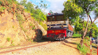 The slow train to Thazi