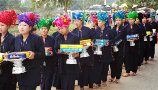 Village Parade- Gift Bearers