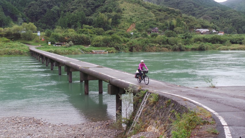 Submersible Bridges in Shimanto