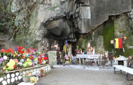 Roadside shrine